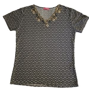 Prestige Edge Top Black and White with Gold Design Size M